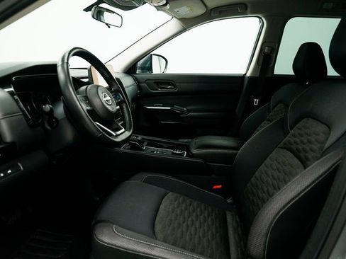 Used 2025 Nissan Pathfinder SV image 21