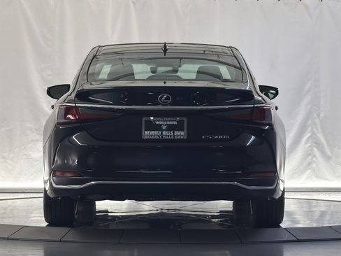 Used 2025 Lexus ES 300h w/ Premium Package FWD image 9