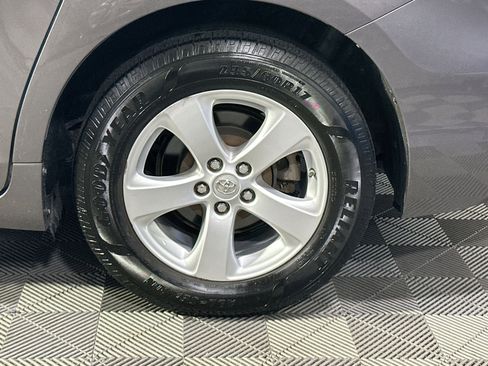 Used 2013 Toyota Sienna L w/ Towing Pkg image 12