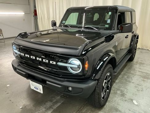 Used 2024 Ford Bronco Outer Banks AWD/4WD image 9