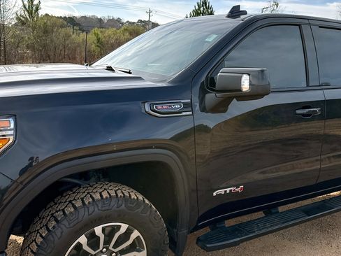 Used 2020 GMC Sierra 1500 AT4 w/ AT4 Premium Package image 3