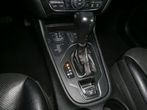 Used 2022 Jeep Cherokee Trailhawk w/ Premium Leather Package image 29