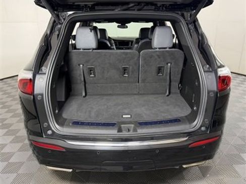 Used 2023 Buick Enclave Essence w/ Sport Touring Edition image 10