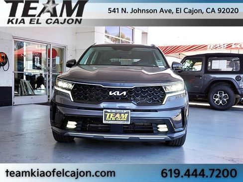 Certified 2022 Kia Sorento SX w/ Panoramic Sunroof Package AWD/4WD image 4