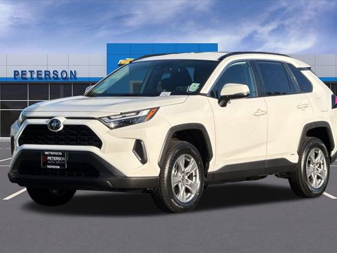 Used 2025 Toyota RAV4 XLE AWD/4WD image 9