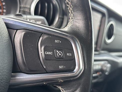 Used 2020 Jeep Wrangler Unlimited Sahara AWD/4WD image 20