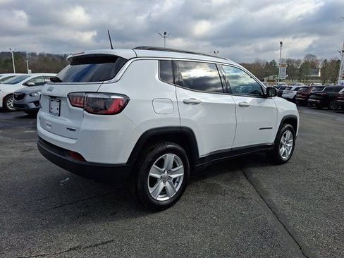 Certified 2022 Jeep Compass Latitude image 8