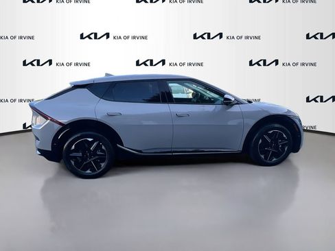 New 2025 Kia EV6 Wind image 8