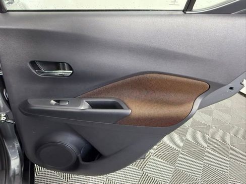 Used 2023 Nissan Kicks SR image 38