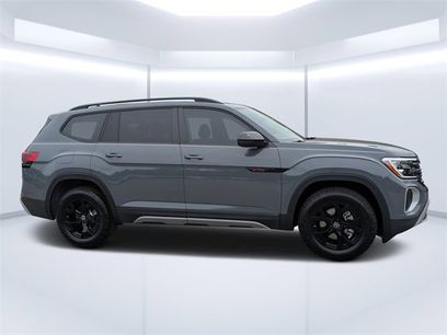 New 2025 Volkswagen Atlas Peak Edition SE