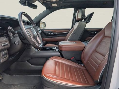Used 2023 GMC Yukon XL Denali Ultimate image 12