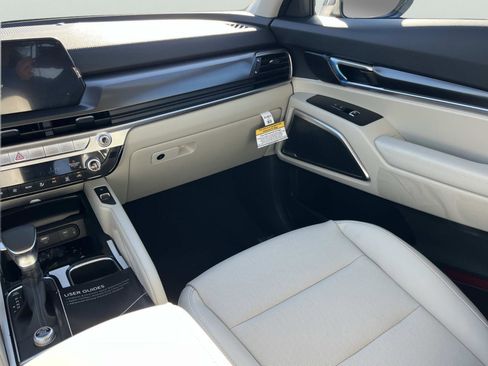 New 2025 Kia Telluride S image 16