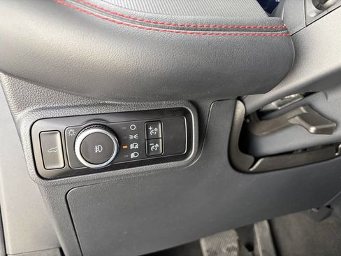 Used 2025 Ford Explorer ST-Line w/ ST-Line Street Pack image 22