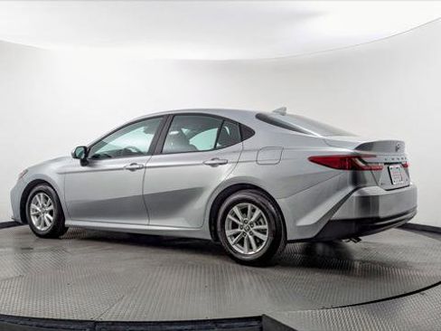 Used 2025 Toyota Camry LE image 6