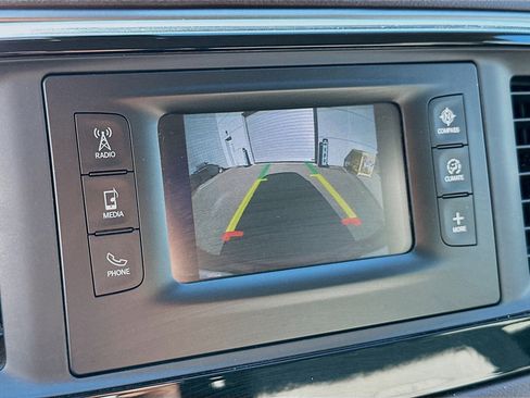 Used 2017 Chrysler Pacifica LX image 21