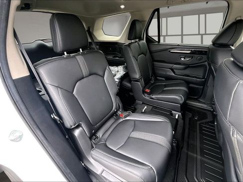 New 2025 Honda Pilot EX-L image 9