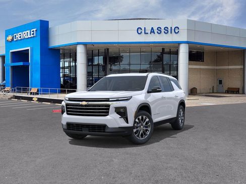 New 2026 Chevrolet Traverse LT image 8