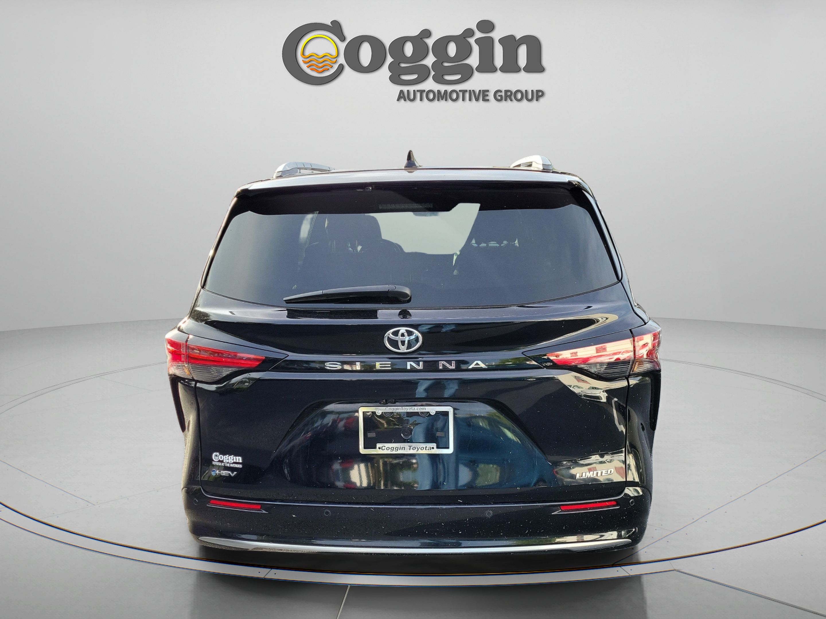 Certified 2026 Toyota Sienna Limited FWD image 13