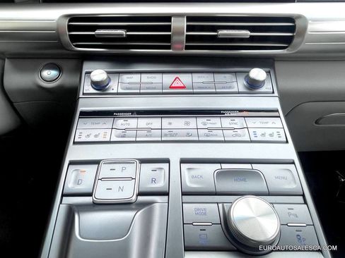 Used 2022 Hyundai Nexo Limited image 16