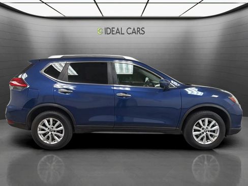 Used 2017 Nissan Rogue SV w/ SV Premium Package FWD image 4