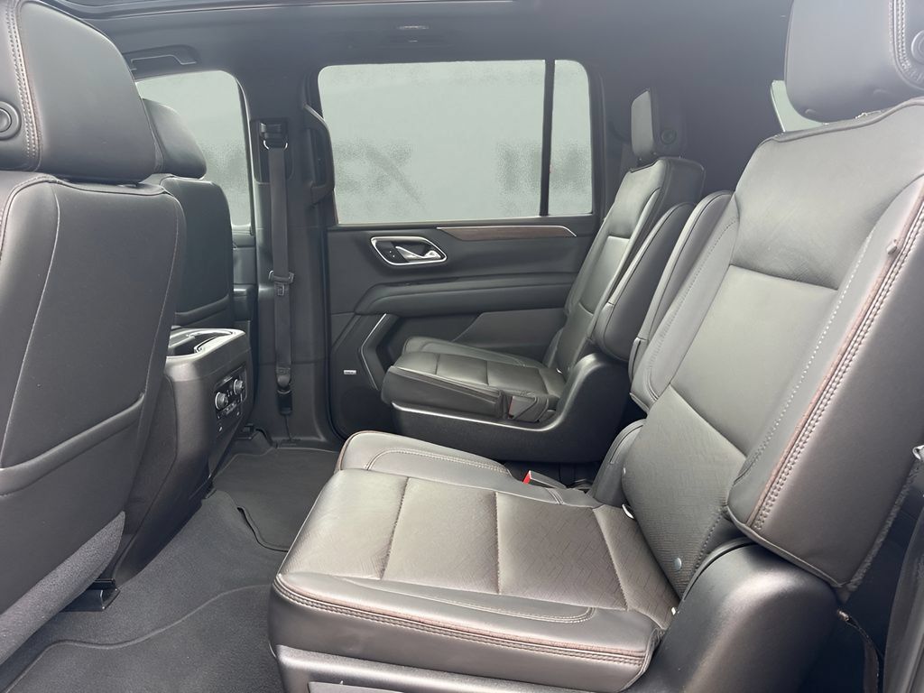 Used 2021 Chevrolet Suburban High Country AWD/4WD image 28