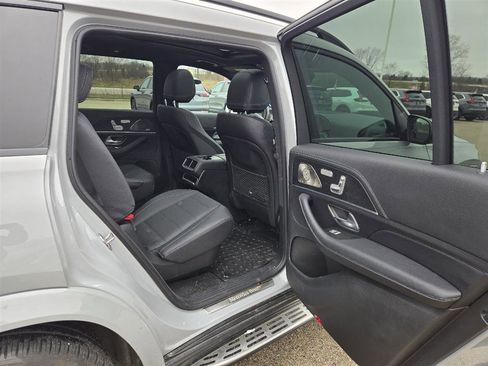 Used 2024 Mercedes-Benz GLS 450 4MATIC image 17