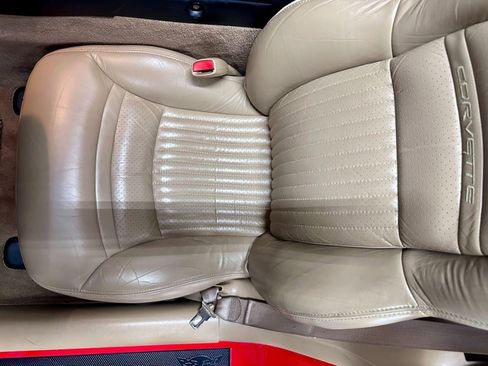 Used 1998 Chevrolet Corvette Convertible w/ Memory Pkg image 17