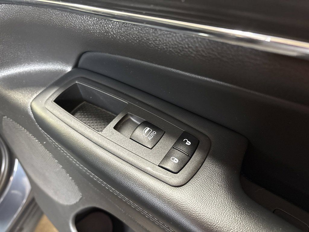 Used 2021 Jeep Grand Cherokee Limited w/ Trailer Tow Group IV AWD/4WD image 41