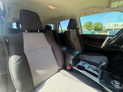 Used 2016 Toyota 4Runner SR5 AWD/4WD image 4