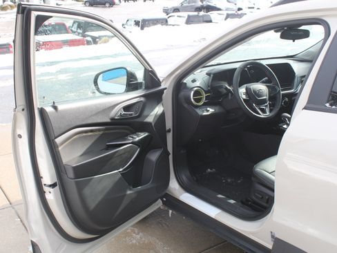 New 2026 Chevrolet Trax ACTIV w/ Sunroof Package image 8