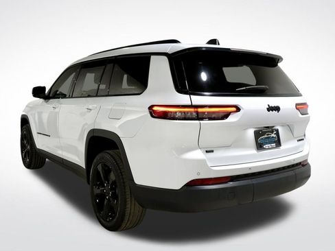 Used 2023 Jeep Grand Cherokee L Limited w/ Black Appearance Package image 7