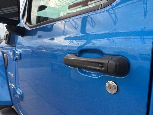 Used 2023 Jeep Wrangler Unlimited Sahara w/ Cold Weather Group image 11