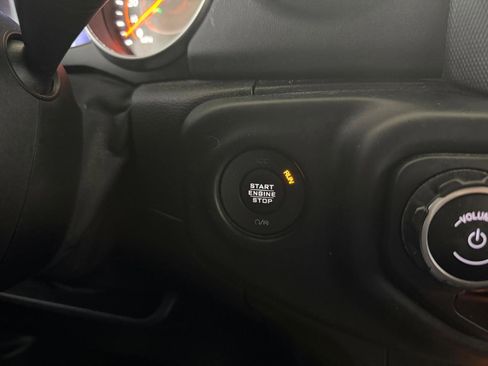 Used 2020 Jeep Wrangler Unlimited Sahara AWD/4WD image 34