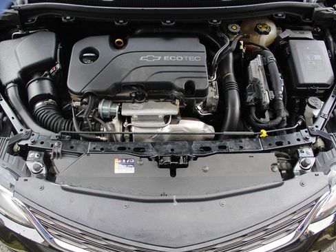 Used 2017 Chevrolet Cruze LT image 28