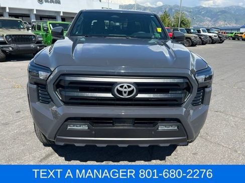 Used 2025 Toyota Tacoma SR5 AWD/4WD image 14