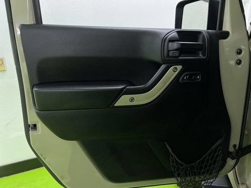 Used 2017 Jeep Wrangler Unlimited Sport w/ Quick Order Package 24S AWD/4WD image 16