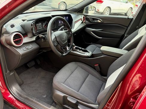 Used 2024 Chevrolet Trax RS w/ Driver Confidence Package FWD image 6