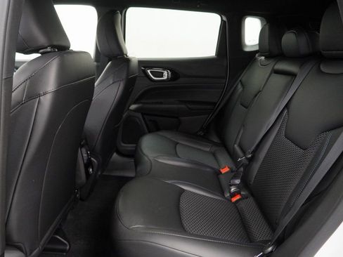 New 2026 Jeep Compass Latitude image 19