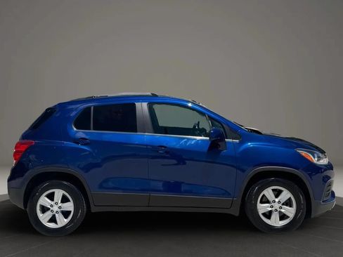 Used 2017 Chevrolet Trax LT w/ Driver Confidence Package FWD image 8