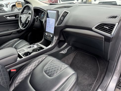 Used 2024 Ford Edge Titanium image 40