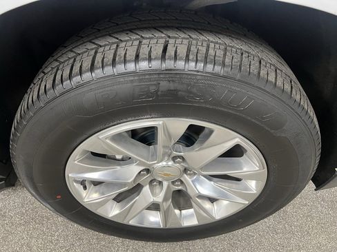 Used 2023 Chevrolet Suburban Premier image 18