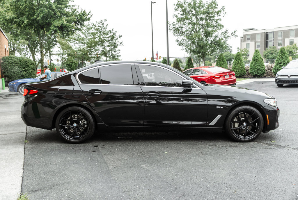 Used 2023 BMW 530e RWD image 3
