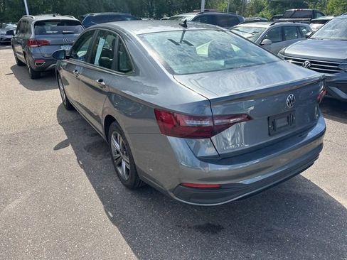 Used 2023 Volkswagen Jetta SE FWD image 5