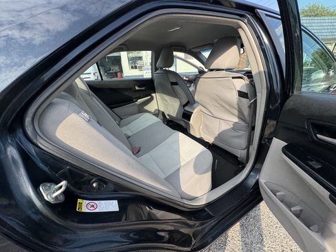 Used 2012 Toyota Camry LE image 32