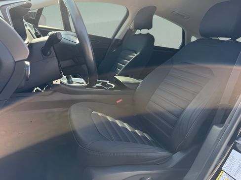 Used 2016 Ford Fusion SE FWD image 22