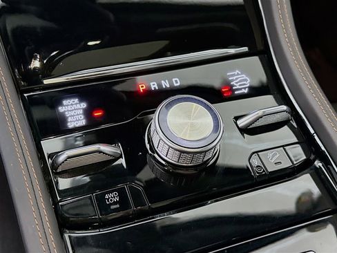 Used 2023 Jeep Grand Cherokee Summit image 10