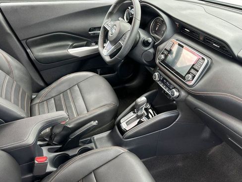 Used 2020 Nissan Kicks SR w/ SR Premium Package FWD image 16