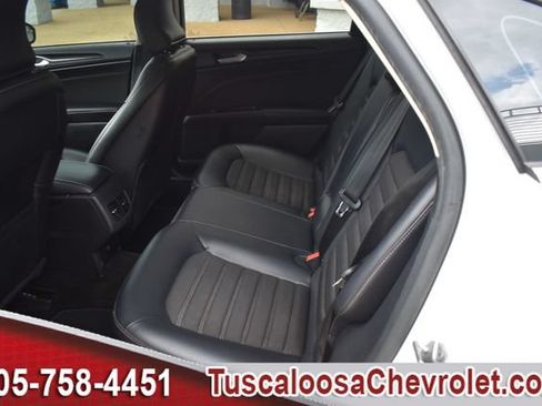Used 2018 Ford Fusion SE w/ Equipment Group 601A FWD image 20