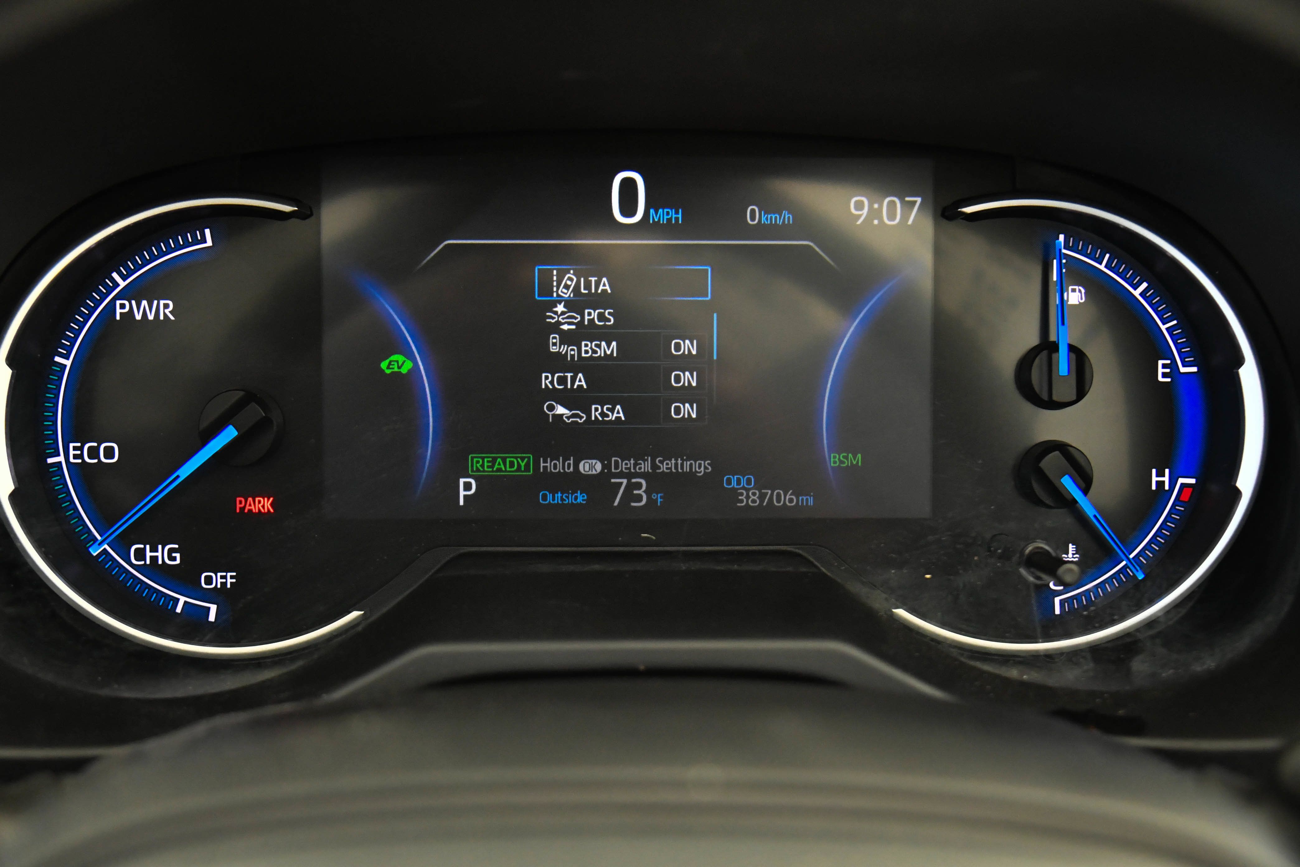 Used 2024 Toyota RAV4 LE AWD/4WD image 29