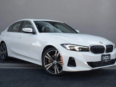 Used 2024 BMW 330i Sedan w/ Premium Package image 5